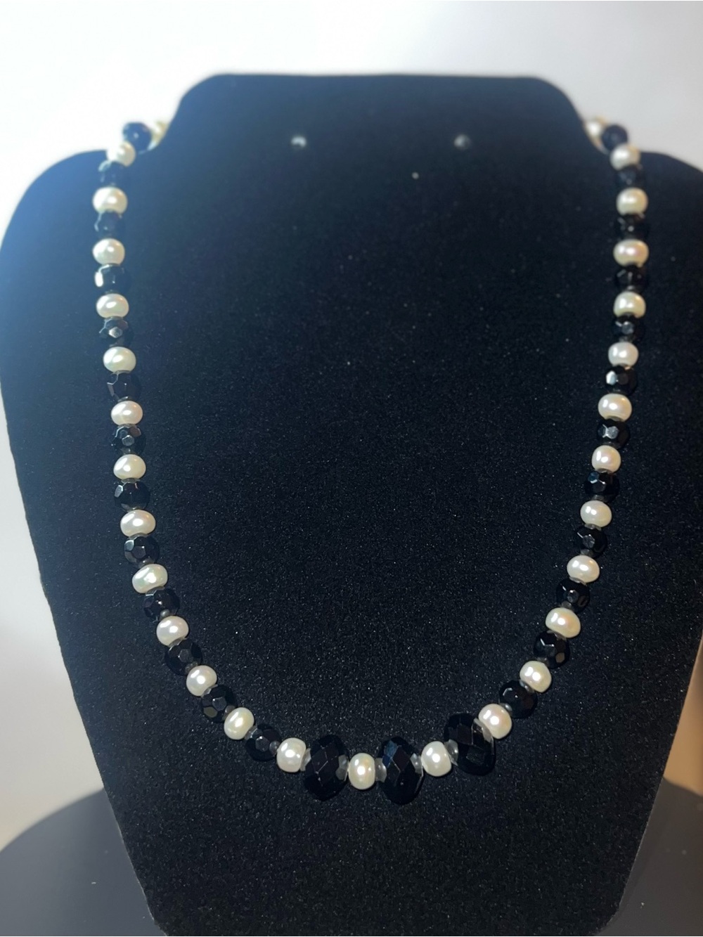 Classic Black and Pearl Bead Necklace - Unbranded